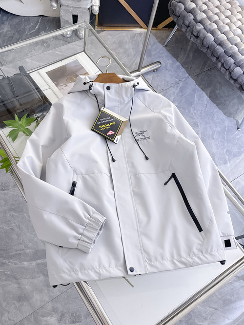 ArcTeryx Pre-sale Jacket with High Comfort and Good Fit
