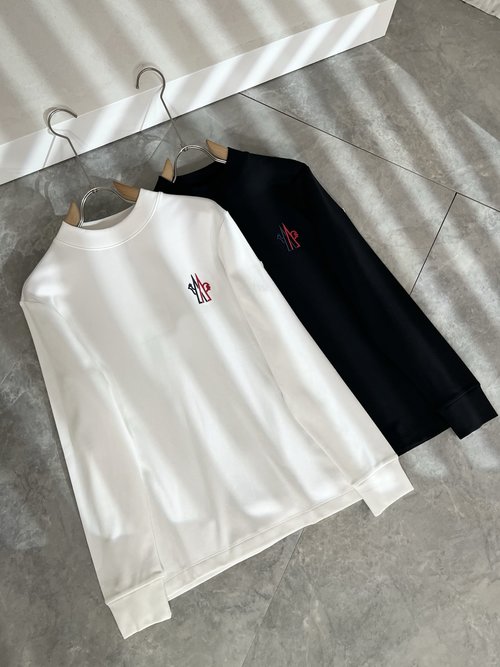 Moncler Comfortable Long-Sleeve Base Layer with Logo Embroidery
