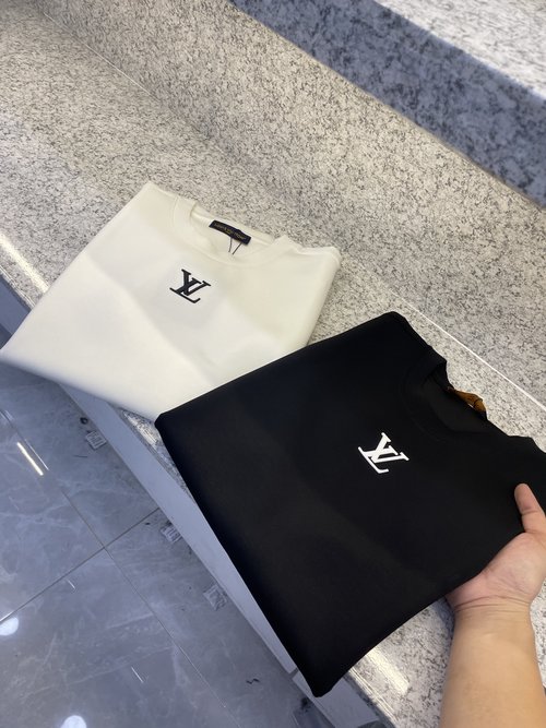 Louis Vuitton Thick Short Sleeve Shirt with Brand Logo