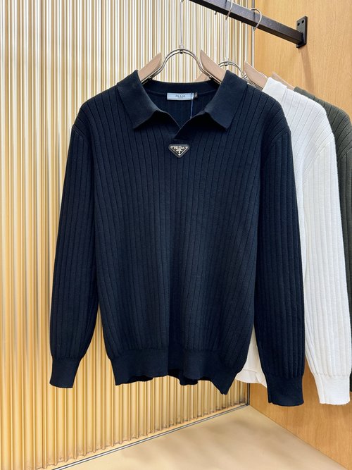 Prada Stylish Sweater with Distinctive Pattern