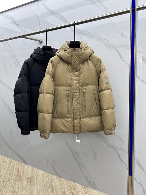 Burberry Fashionable Down Jacket with Classic Logo