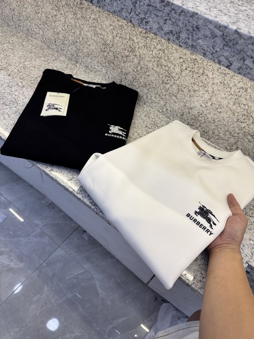Burberry Soft and Breathable Logo Embroidery Sweatshirt