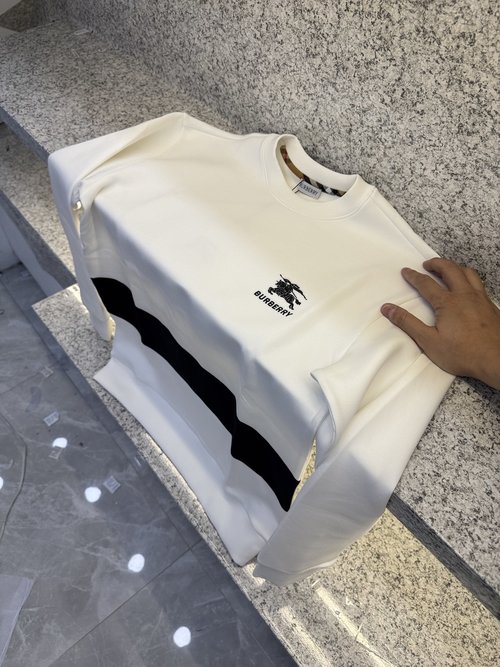 Burberry Soft and Breathable Logo Embroidery Sweatshirt