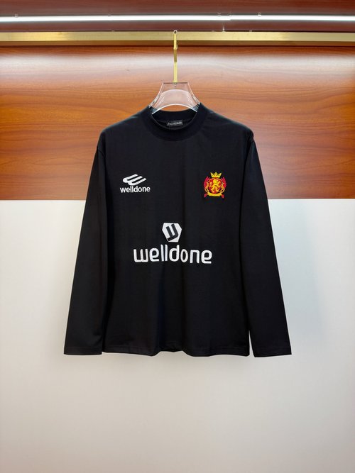 Balenciaga Comfortable and Stylish Long-Sleeve T-Shirt