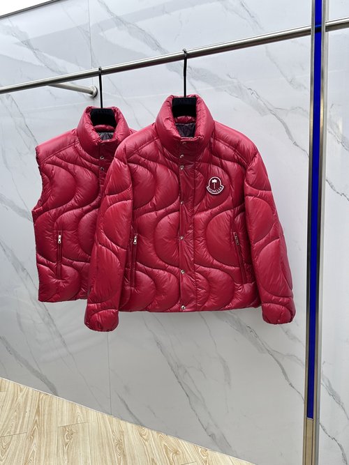 Moncler Fashionable Down Jacket with Logo Embroider