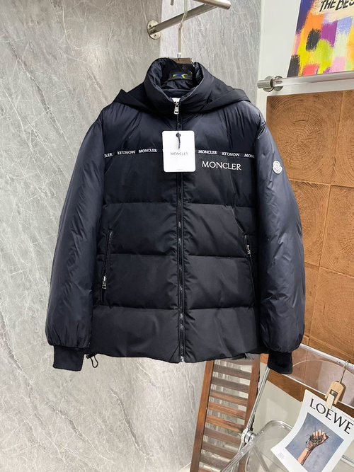 Moncler High - end 90 - down Jackets with Classic Logo and Color
