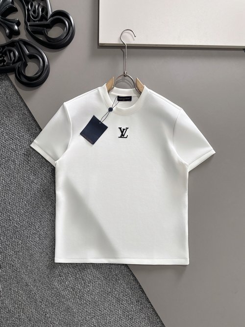 Louis Vuitton Comfortable Cotton T-shirt with Exquisite Embroidery Details