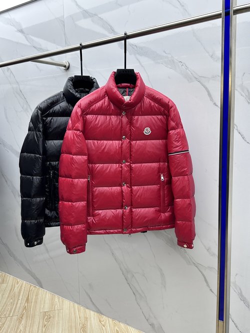 Moncler Fashionable Collar 90% Goose Feather Down Jacket