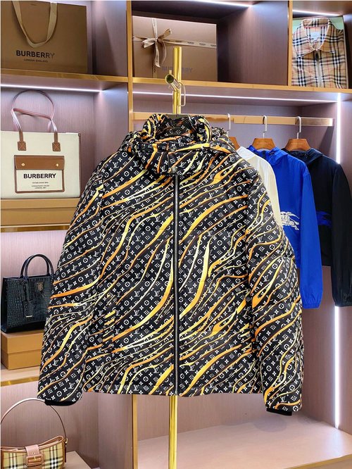 Louis Vuitton Premium 90% Down Jacket with Logo and Colorful Design