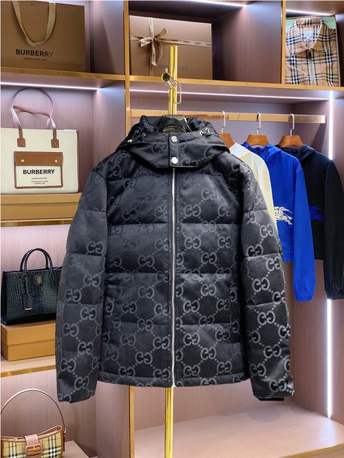 Gucci Premium 90% Down Jacket with Classic Logo