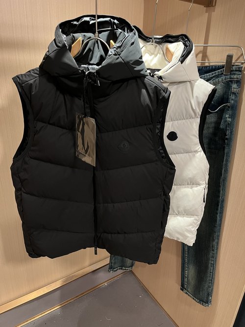 Moncler Classic Down Vest with High-Quality Polyester & Goose Down