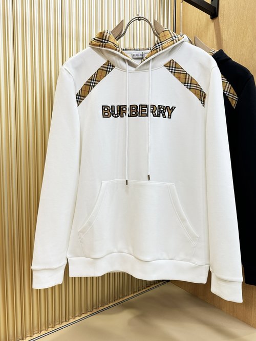 Burberry Hooded Sweatshirt with Classic Logo, Soft Fabric