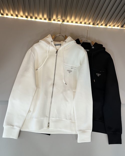 Prada Classic and Fashionable Long-Sleeved Sweatshirt