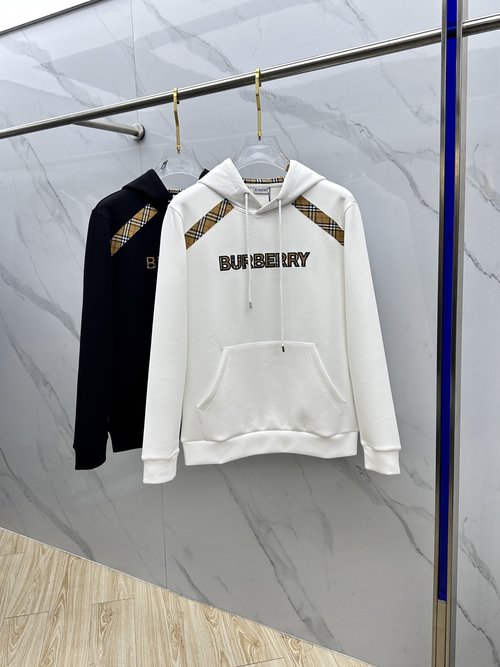 Burberry Soft Knit Hoodie Suitable for All Body Types