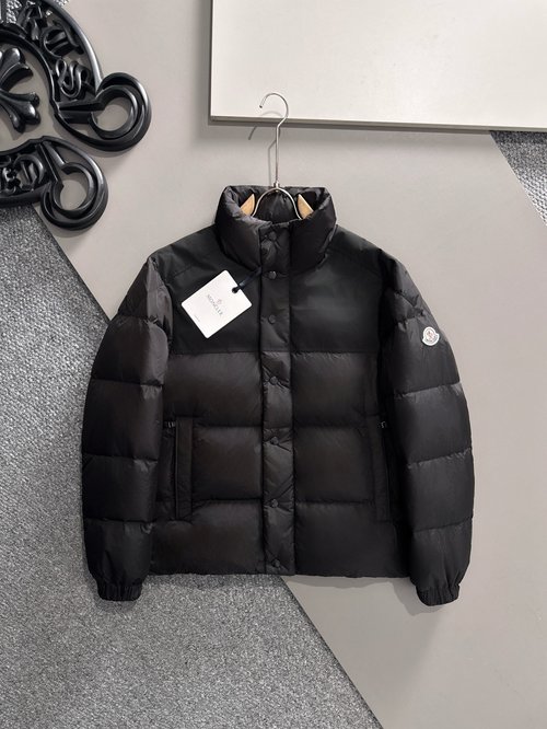 Moncler Down Jacket with 90% White Duck Down