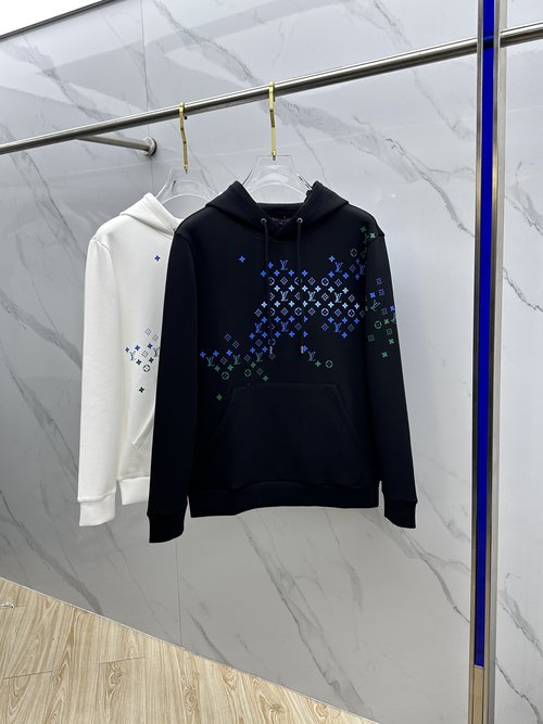 Louis Vuitton Soft Knit Zip-Up Hoodie Suitable for All Body Types