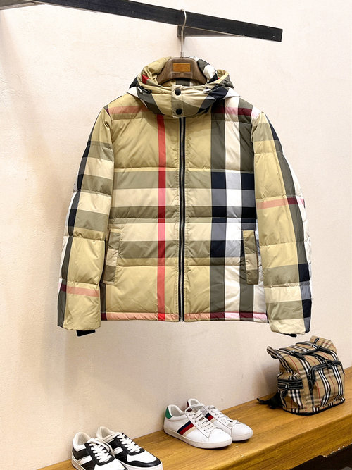 Burberry 90% Down-Filled All-match Jacket with Logo