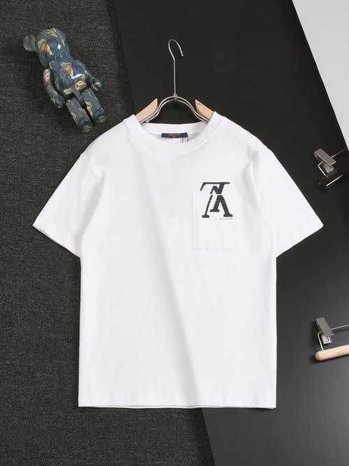 Louis Vuitton V Logo Printed Short Sleeve T-Shirt with Pocket