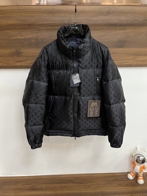 Louis Vuitton Premium Down Jacket with Logo and Excellent Warmth