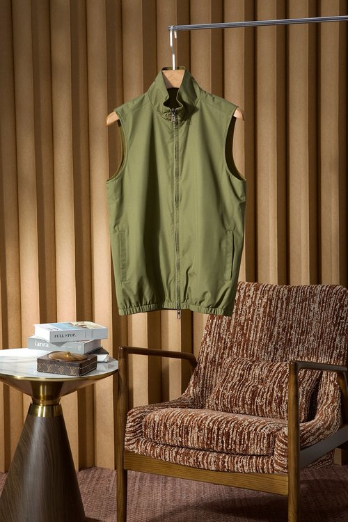 Loro Piana Classic Double-faced Zip-up Wool Vest with Elegant Collar