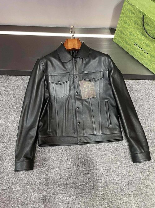 Louis Vuitton Imported Cowhide Leather Jacket with Exquisite Details