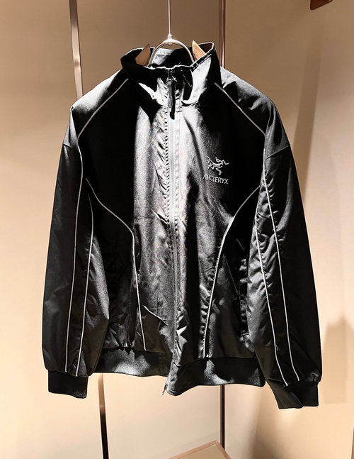 Canada Goose Dry-Fit Casual Suit with Structural Beauty