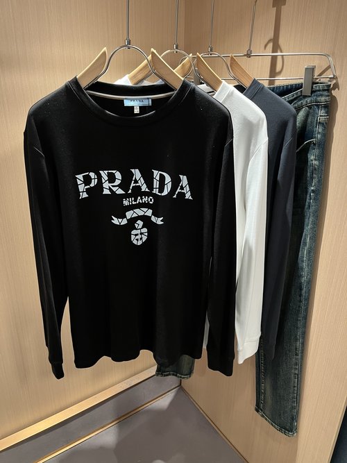 Prada Classic and Fashionable Long-Sleeved Base Layer