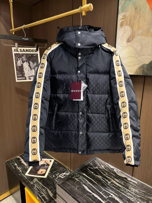 Gucci High - end 90 - down Jacket with Classic Logo & Color