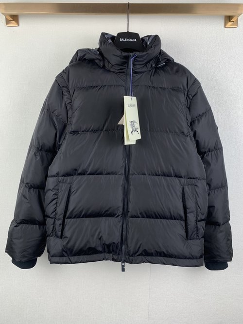 Burberry Detachable Sleeve Down Jacket with 90% Goose Down