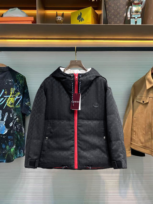 Gucci Premium 90-Down Jacket with Logo and Colorful Design