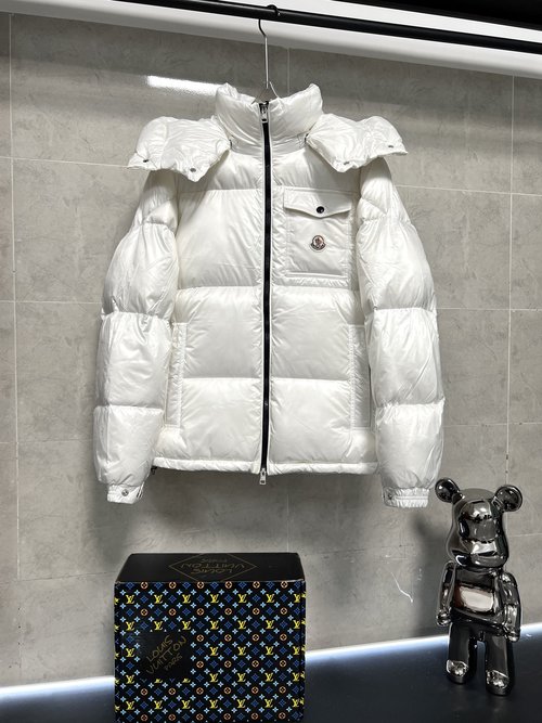 Moncler High - end Fashionable Goose Down Jacket