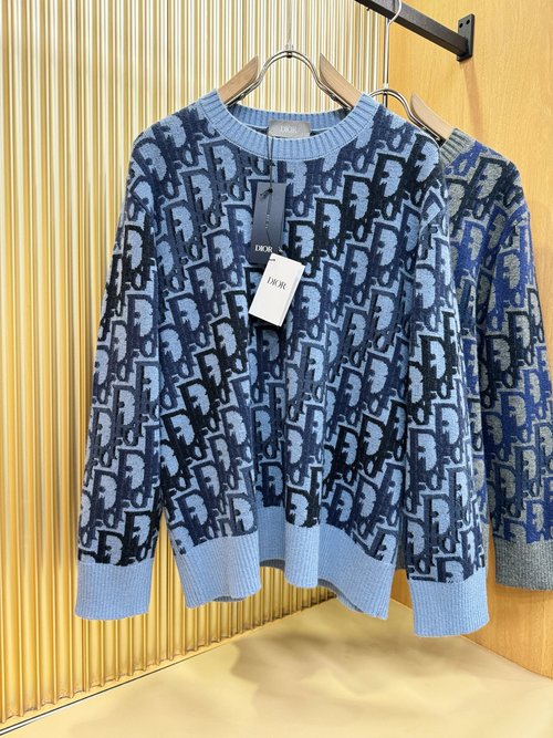Dior Warm and Stylish Wool Sweater with a Unique Pattern