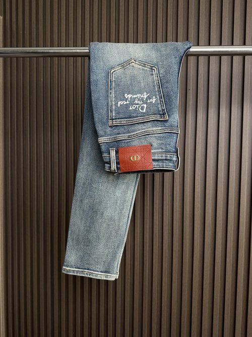 Dior Soft Comfortable Slim Straight Jeans