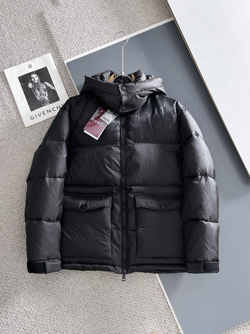 Gucci Premium 90% Down Jacket with Logo and Colorful Design