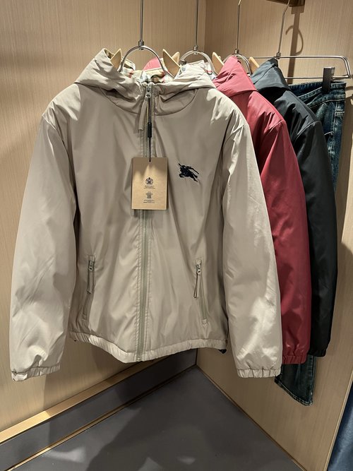 Burberry Panoramic Plaid Polyester Jacket for Stylish Wear