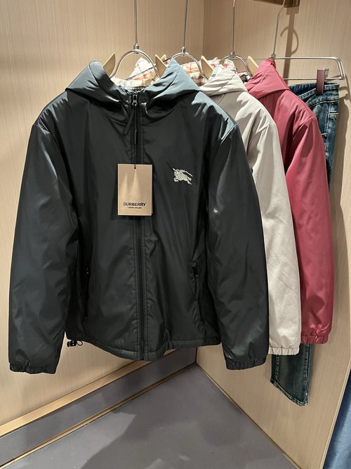 Burberry Panoramic Plaid Polyester Jacket for Stylish Wear