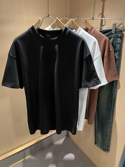 Louis Vuitton Stylish Unisex Short-Sleeve T-Shirt in Cotton