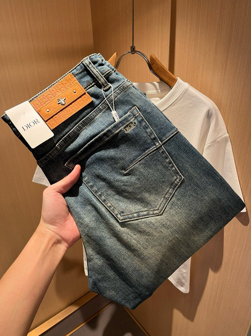 Dior Versatile Wash Slim Jeans for Any Outfit