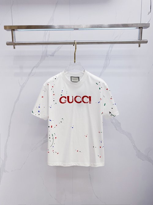 Gucci Premium Custom Short-sleeved T-shirt in Black and White