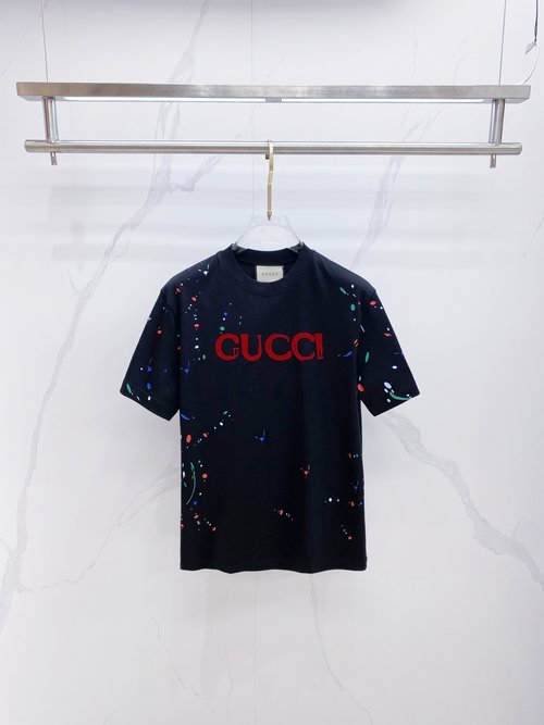 Gucci Premium Custom Short-sleeved T-shirt in Black and White