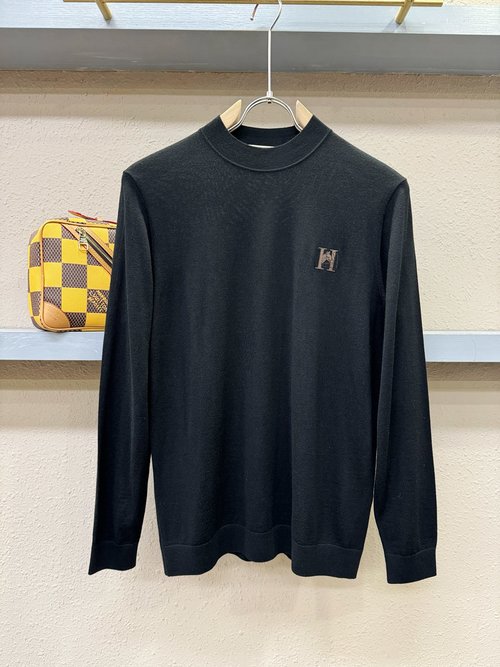 Hermes Soft and Stylish Logo Pattern Sweater