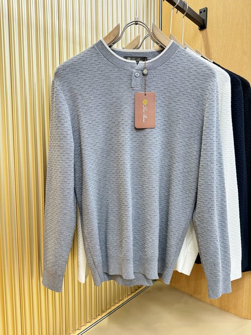 Loro Piana Warm and Stylish Knitted Sweater with Distinct Pattern
