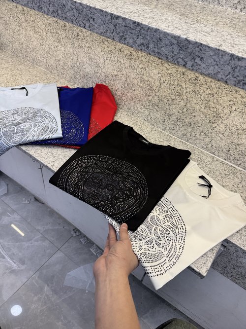 Versace Fashionable Round - neck Short - sleeve T - shirt with Logo