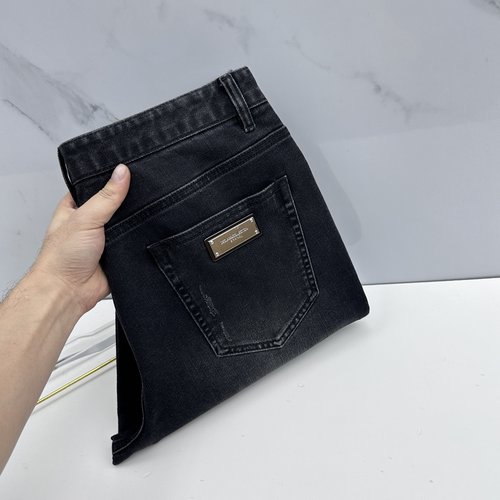 Dolce & Gabbana Latest Casual Jeans Crafted from High-Quality Imported Cotton