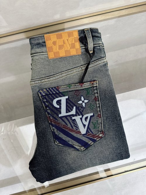 Louis Vuitton High-Quality Stretch Jeans with Classic Branding