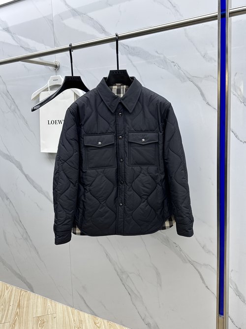 Burberry Elegant Reversible Quilted Jacket for Versatile Wear