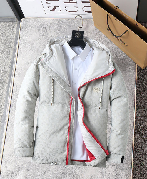 Gucci Premium Down Jacket with 90% Down and Distinctive Logo