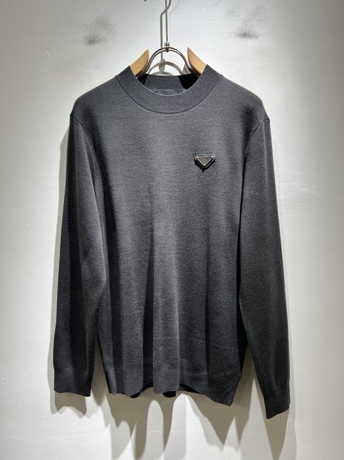 Prada Classic and Fashionable Knitted Wool Sweater
