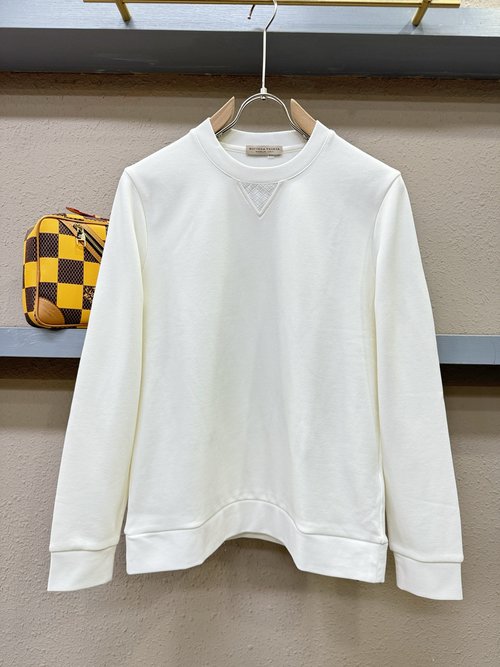 Bottega Veneta Classic Logo Long-sleeved Sweatshirt, Soft and All-Purpose