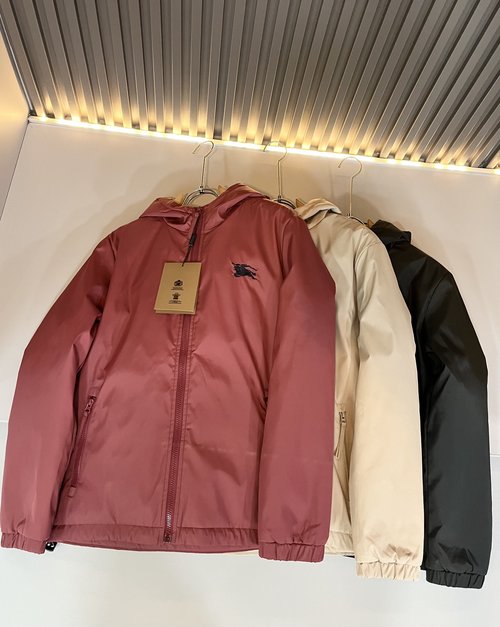 Burberry Sophisticated Outdoor Jacket with Unique Grid Pattern